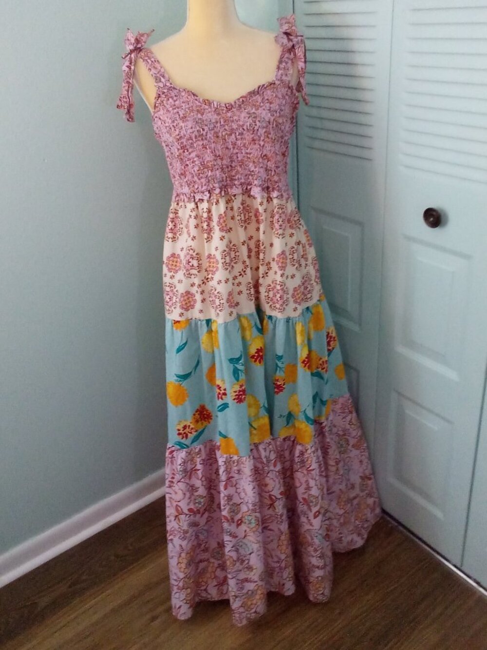 NANETTE LEPORE PLAY 100% COTTON LRG TIERED MAXI SMOCKED ADJ STRAPS FLORAL BOWS